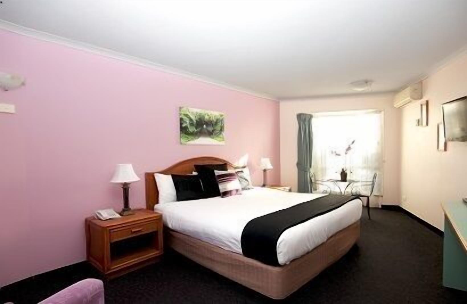 Sapphire Waters Motor Motel 3*