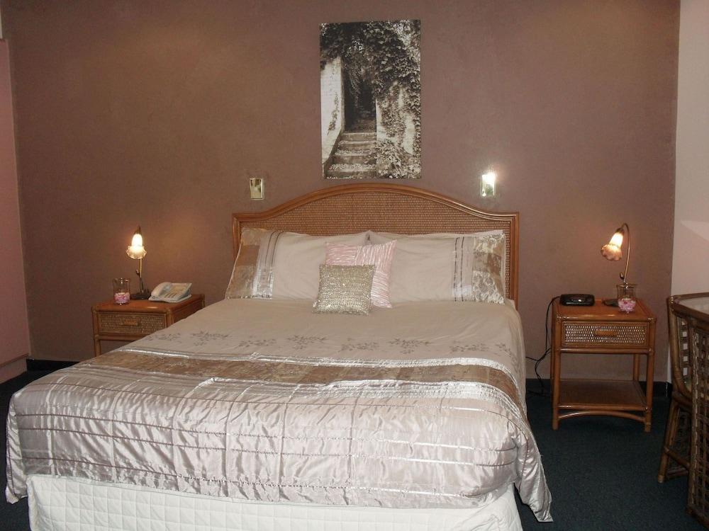 Sapphire Waters Motor Motel 3*