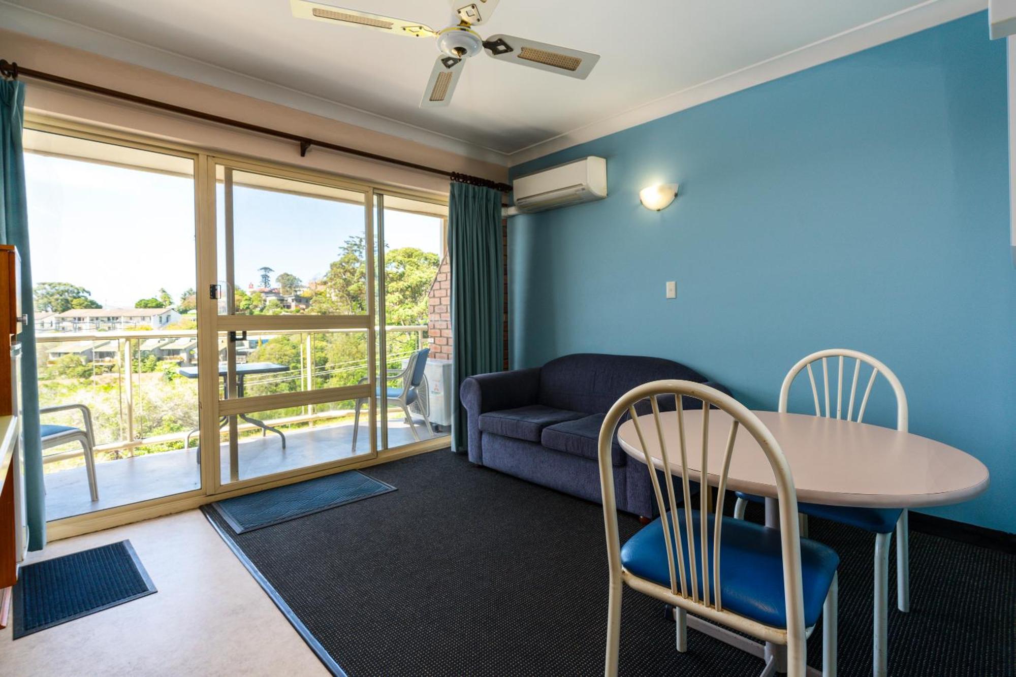 Sapphire Waters Motor Motel