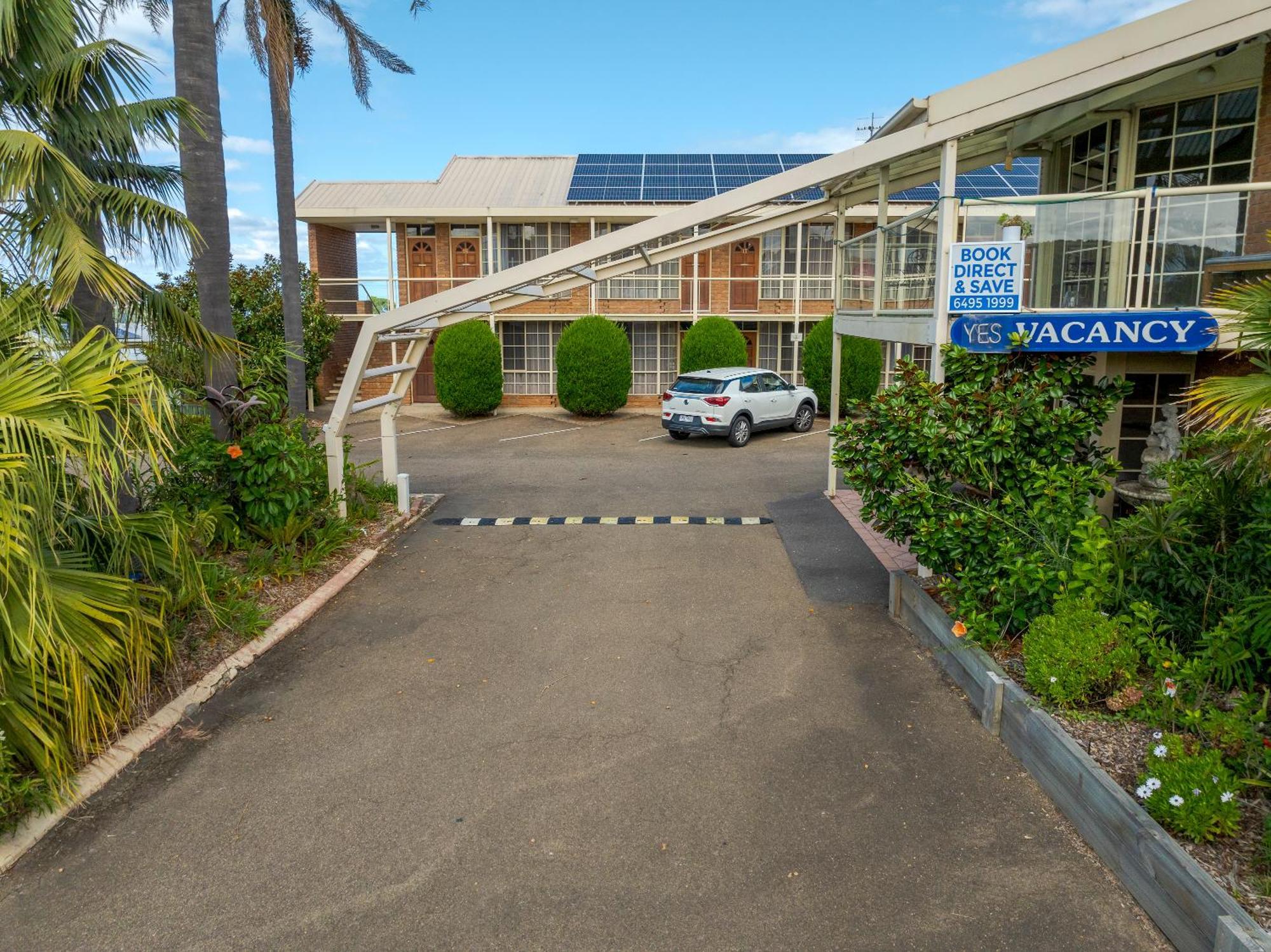 Sapphire Waters Motor Motel