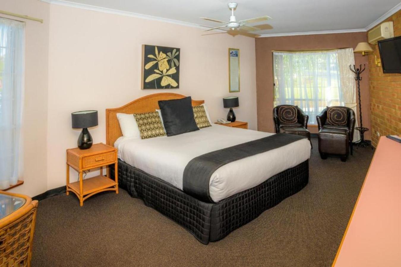 Motel Sapphire Waters Motor