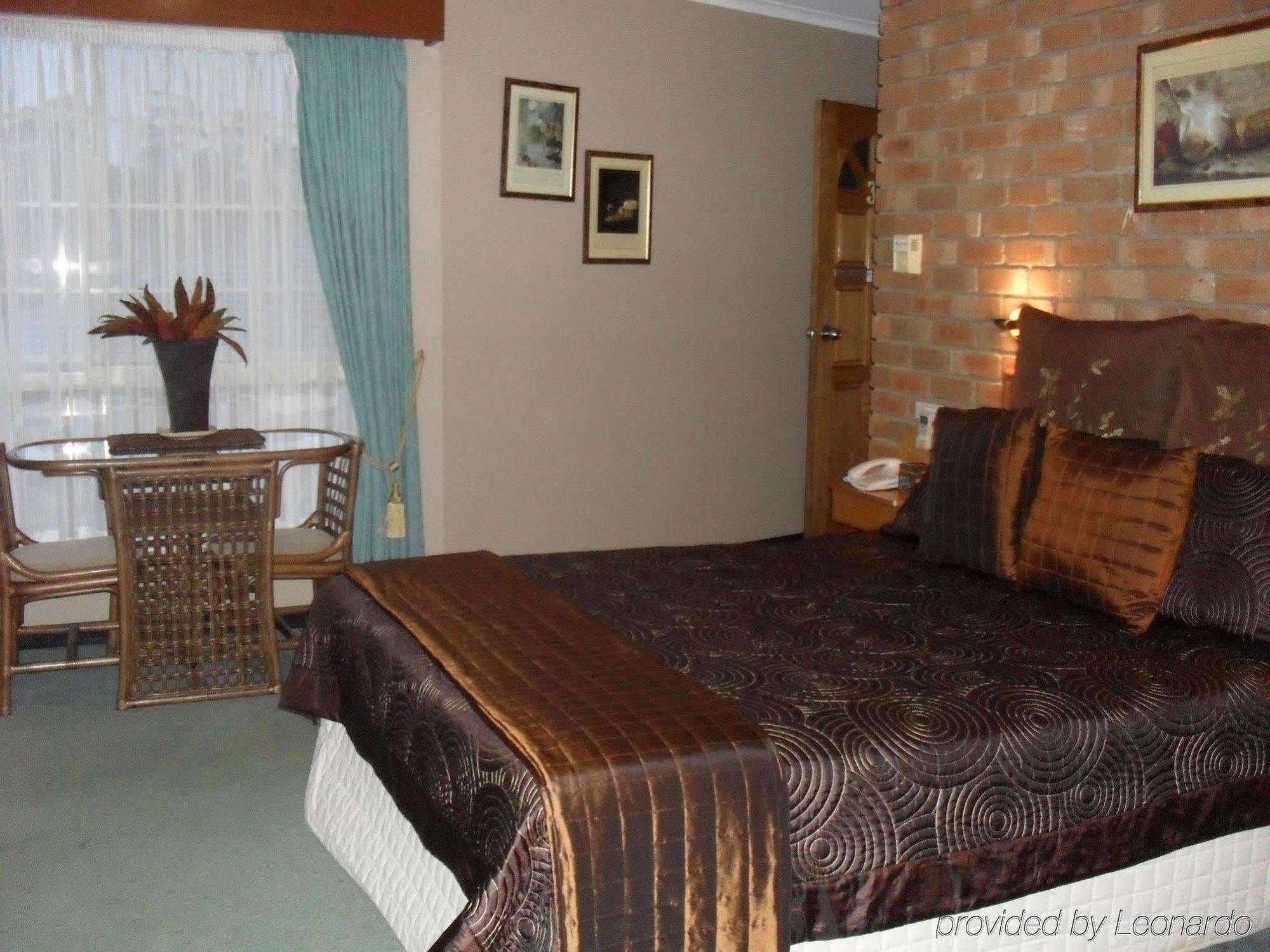Sapphire Waters Motor Motel 3*